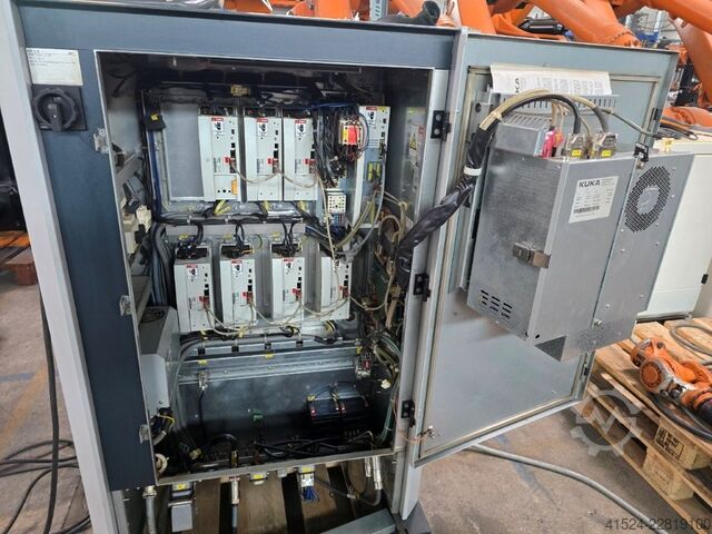 Industrieroboter Roboter Kuka KR16L6, neu lackiert