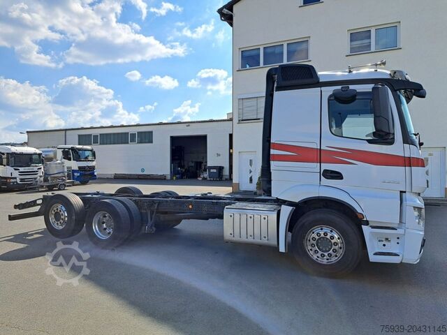 LKW-Fahrgestell Mercedes-Benz 2553 Actros 6x2