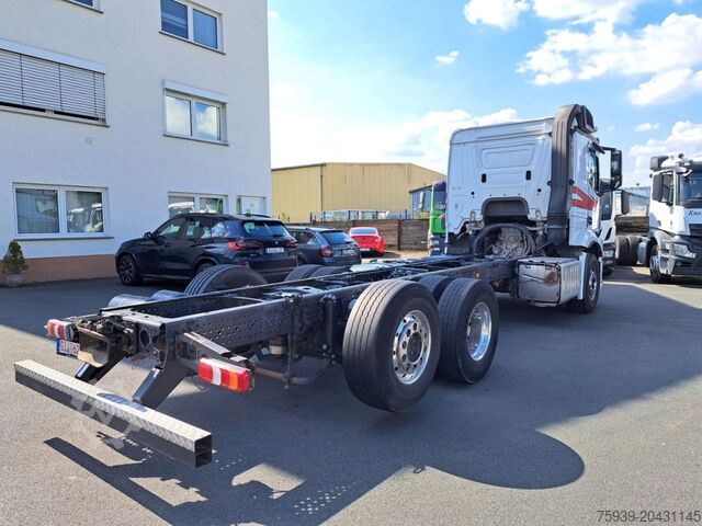 LKW-Fahrgestell Mercedes-Benz 2553 Actros 6x2