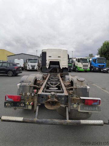 LKW-Fahrgestell MAN TGA 26.350 6x2