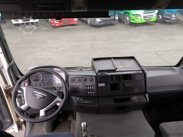 LKW-Fahrgestell MAN TGA 26.350 6x2