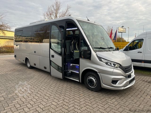 Kleinbus IVECO Daily 35 Sitze Touristik Dachklima Kühlschrank