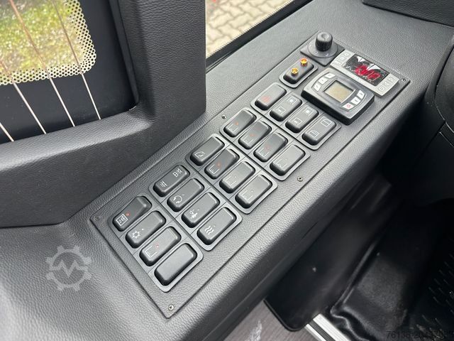 Kleinbus IVECO Daily 35 Sitze Touristik Dachklima Kühlschrank