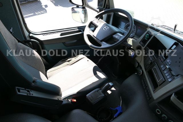 Refrigerated truck VOLVO FM 420 Kรผhlkoffer Lift-/Lenkachse LBW bis 2,5 t