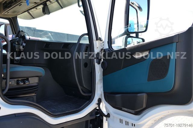 Refrigerated truck VOLVO FM 420 Kรผhlkoffer Lift-/Lenkachse LBW bis 2,5 t