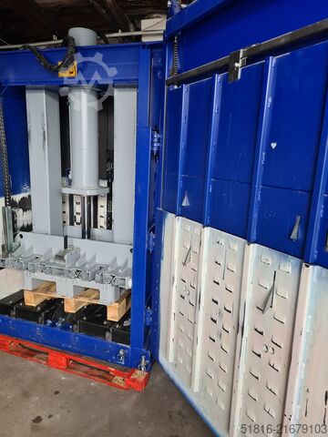 Paper baler Strautmann BalePress 53, year of manufacture. Strautmann BalePress