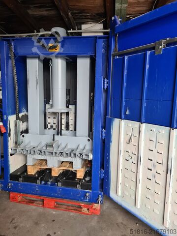 Paper baler Strautmann BalePress 53, year of manufacture. Strautmann BalePress