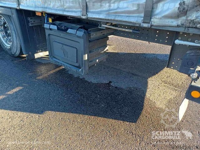 Open semitrailer with tarp Schmitz Cargobull Curtainsider Mega Getränke