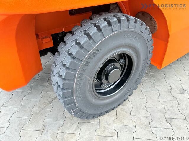 Vierrad-Gabelstapler DOOSAN 70 / DUPLEX / FORK 2500MM / POSITIONER