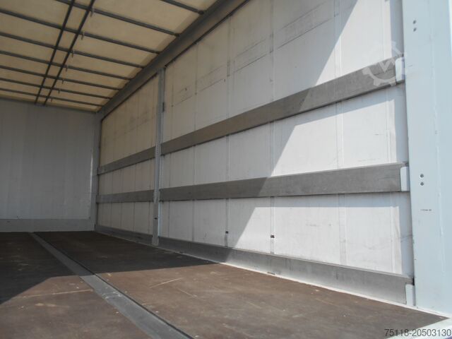 Truck with flatbed and tarpaulin DAF LF 230 12ton - CENTINA SCARRABILE