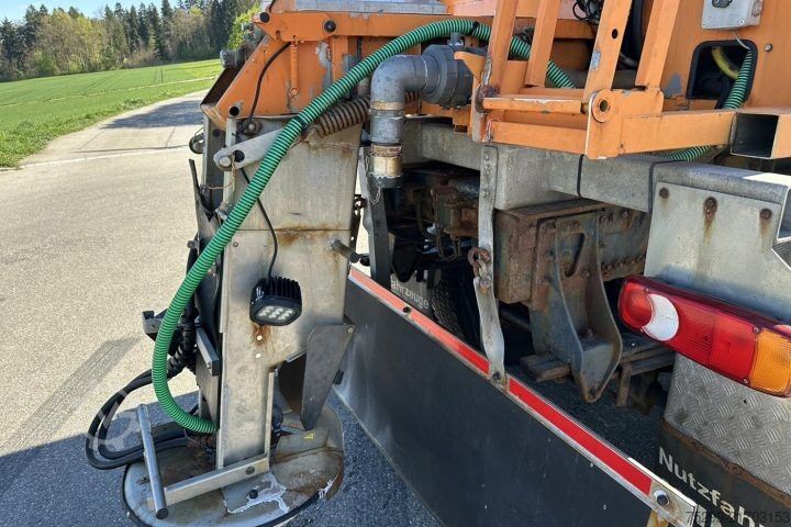 Special purpose truck Renault Midlum 300 4x4 Winterdienst / Swiss-Vehicle