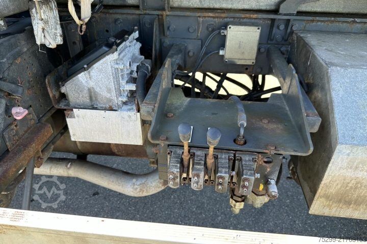 Special purpose truck Renault Midlum 300 4x4 Winterdienst / Swiss-Vehicle