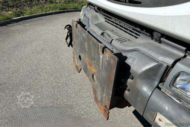 Special purpose truck Renault Midlum 300 4x4 Winterdienst / Swiss-Vehicle