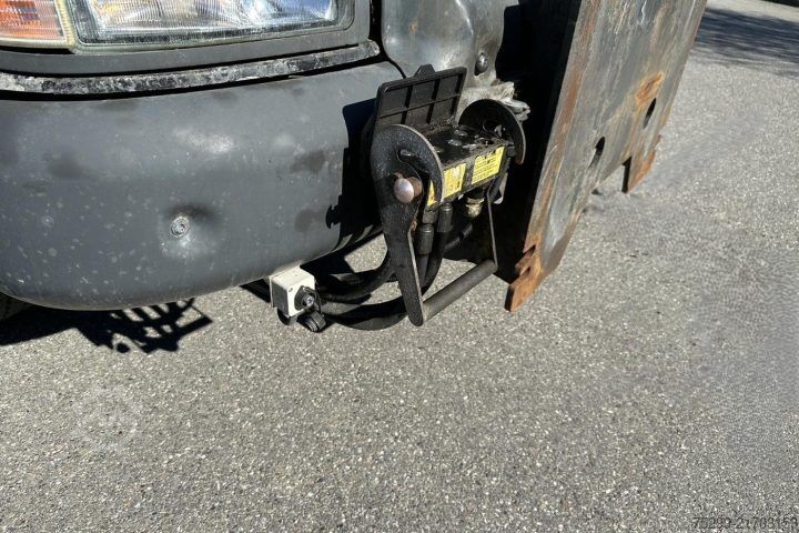 Special purpose truck Renault Midlum 300 4x4 Winterdienst / Swiss-Vehicle