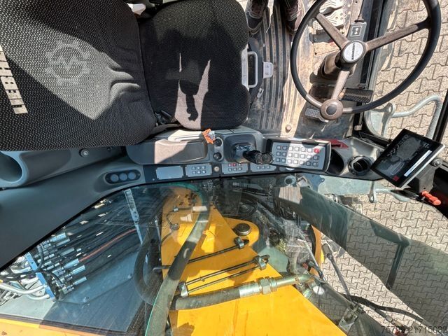 Mobile excavator LIEBHERR A 918 Compact nur 7650 Arbeitsstunden !