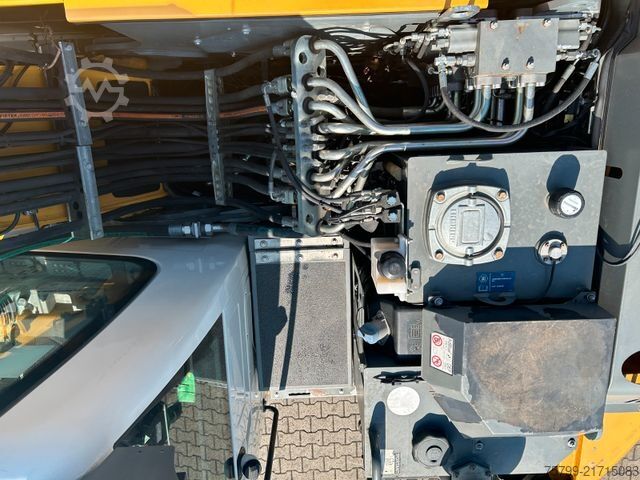 Mobile excavator LIEBHERR A 918 Compact nur 7650 Arbeitsstunden !