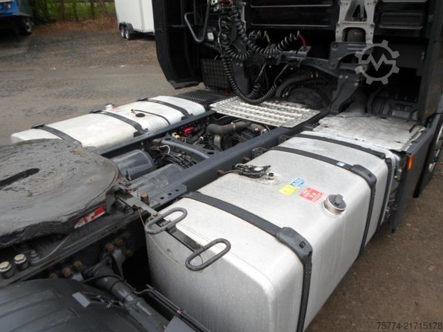 Volume tractor unit SCANIA S 500/Low Deck mit Aufliegen Getränke