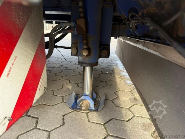 Low loader semitrailer Wiese 3-Achs Stufen Sattel mit Auffahrrampe 25T