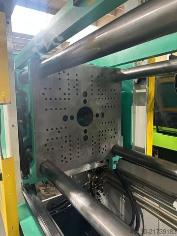 Injection molding machine Arburg 570C 2000-350/150