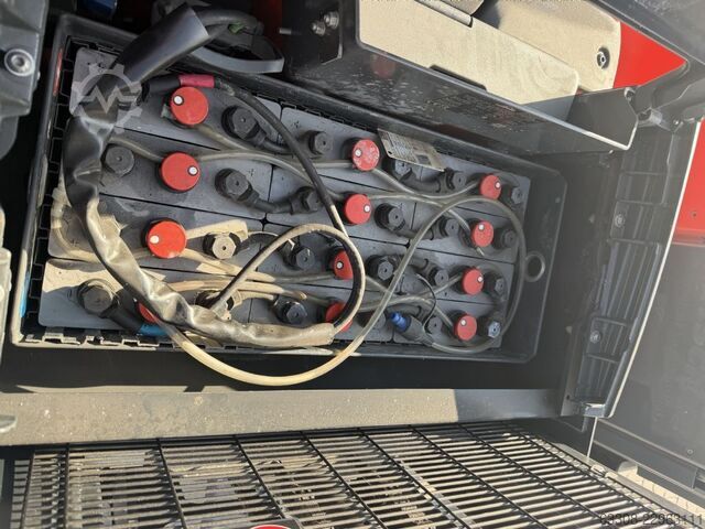 High Lift stacker Linde D10 FP