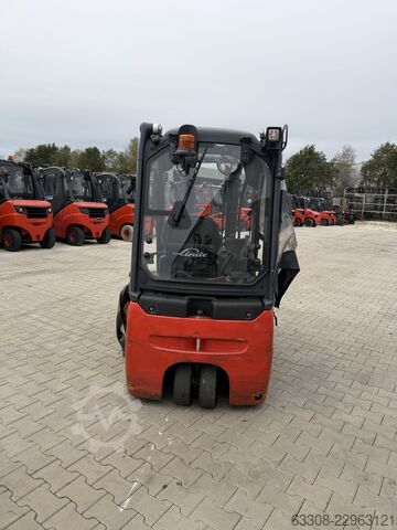 Electric 3-wheel forklift Linde E14-02