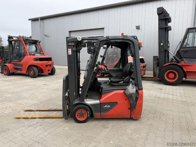 Electric 3-wheel forklift Linde E14-02