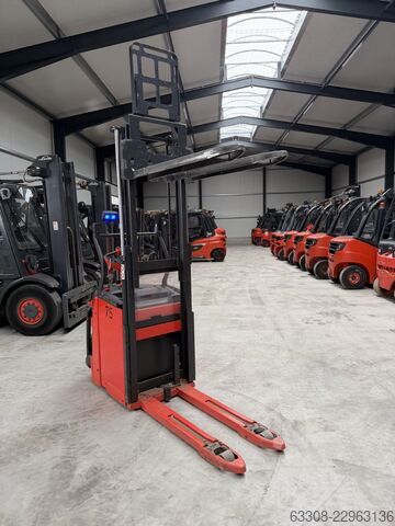 High Lift stacker Linde D10 AP