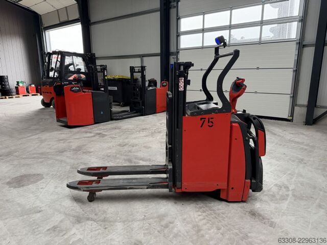 High Lift stacker Linde D10 AP
