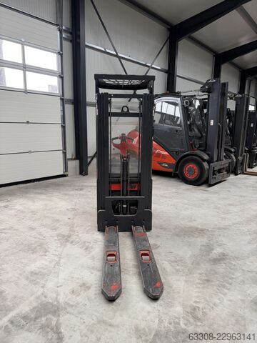 High Lift stacker Linde L14AP