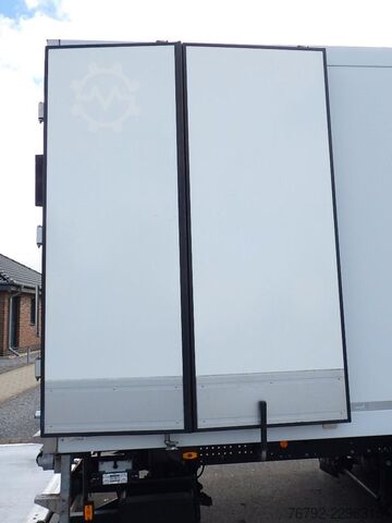 Refrigerated truck IVECO ML 160 E 28 P TK-Koffer 7,5m/LBW/Türen/AHK/Klima