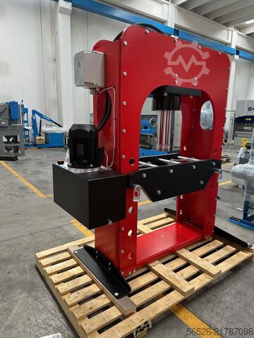 150 ton straightening press AXA P150MR