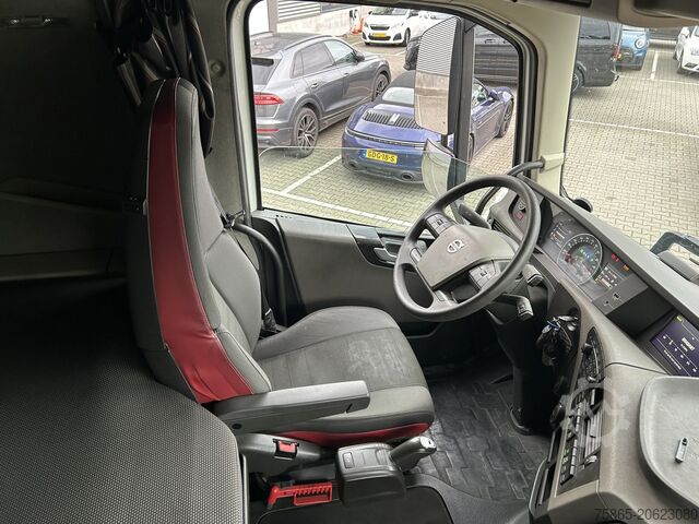 Standard tractor Volvo FH 420 Globetrotter / 842 dkm / VEB+ / Smart Ta...