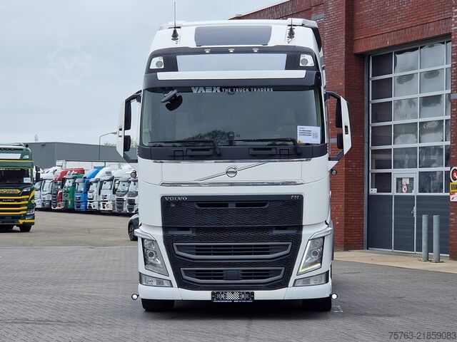 Standard-SZM Volvo FH 13.540 Globetrotter 6x4 Lift axle - PTO/Hydr...
