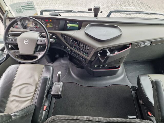 Standard-SZM Volvo FH 13.540 Globetrotter 6x4 Lift axle - PTO/Hydr...