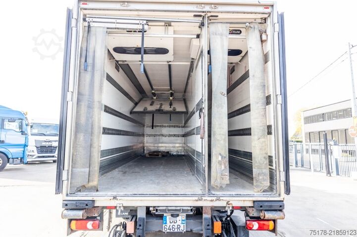 Refrigerated/freezer transport RENAULT MIDLUM 220 DXI +TK T1000 R MT+DHOLLANDIA
