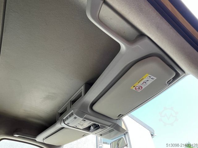 Minibus VOLKSWAGEN CRAFTER 2.0TDI 8 SITZE TEMPOMAT KLIMA AHK 1.HAND
