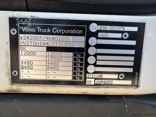 LKW mit Kofferaufbau VOLVO FL 210 4x2 Closed box / Koffer Euro 6