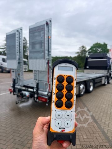 Wrecker MAN Baumaschinen Maschinentransporter mit Rampen