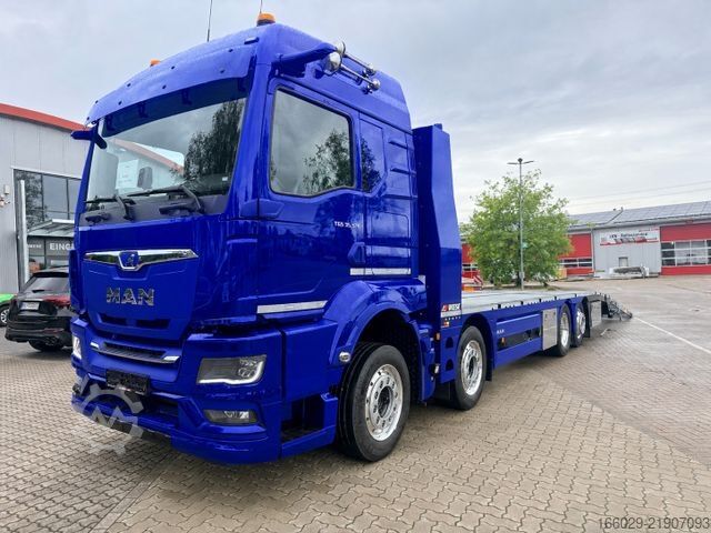 Special purpose truck MAN Baumaschinen Maschinentransporter mit Rampen