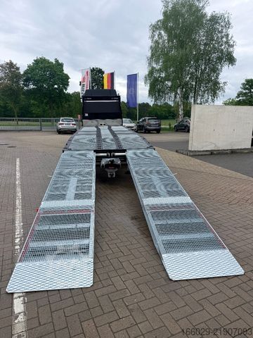 Special purpose truck MAN Baumaschinen Maschinentransporter mit Rampen