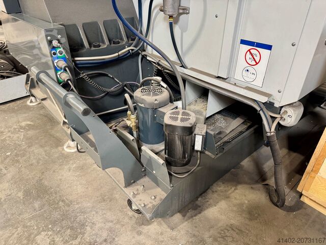 Machining center / 1350 spindle hours. Haas VF 3