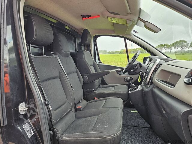 High-roof van NISSAN NV 300 L2H1 2xZijdeur Navi!