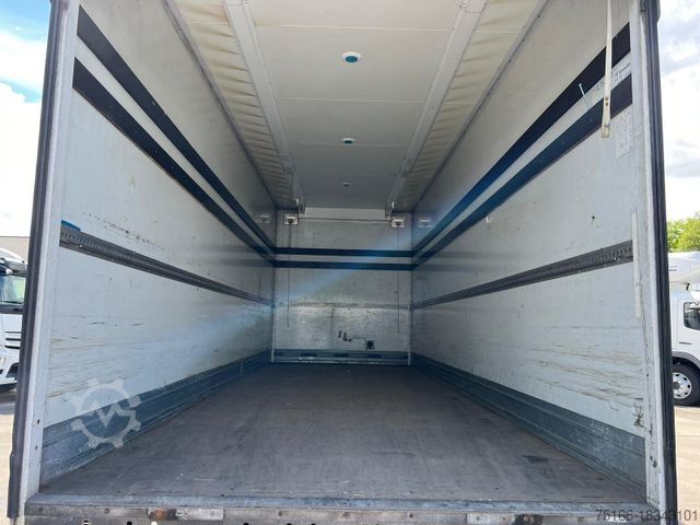 Box truck RENAULT MIDLUM 220 DXI Koffer 7,35 m LBW 1,5 to. Klima