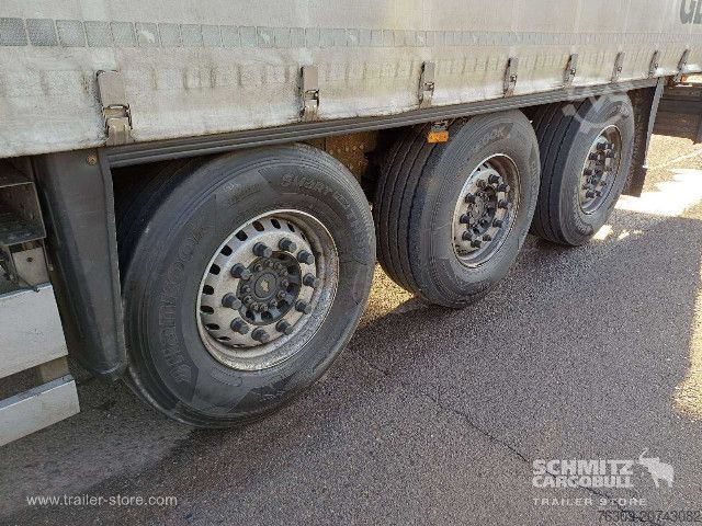 Auflieger mit Pritsche & Plane Schmitz Cargobull Curtainsider Standard Getränke