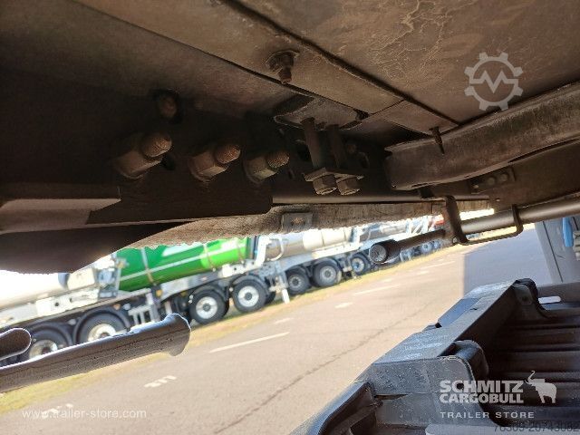 Auflieger mit Pritsche & Plane Schmitz Cargobull Curtainsider Standard Getränke