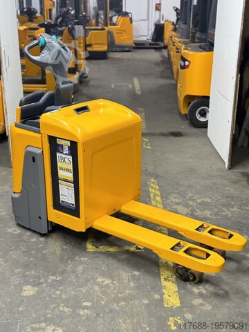 No pallet truck driver Jungheinrich ERE 120 - Service Neu - Batterie 82% - Nur 4.046 Std.