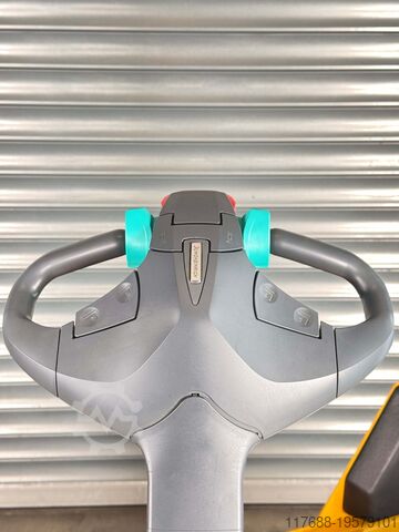 High lift truck driver Jungheinrich ERC 214 - Service Neu - Batterie 80% - 2,9m Hub