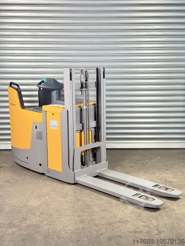 High lift truck driver Jungheinrich ERD 220 - Service Neu - Batterie 84% - 2.010 mm Hub - 2t