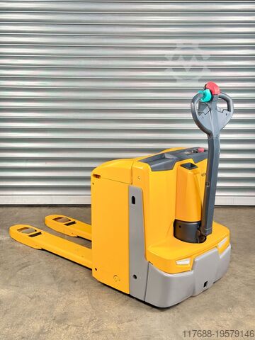 Low lift truck pedestrian Jungheinrich EJE 225 - Service Neu - Batterie 87% - 2,5t - Nur 2.967 Std.
