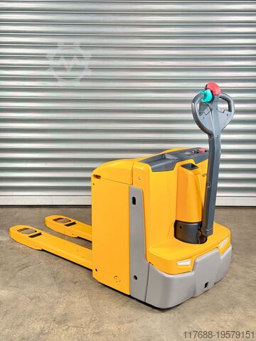 Low lift truck pedestrian Jungheinrich EJE 225 - Service Neu - Batterie 80% - Nur 3.232 Std. - 2,5t
